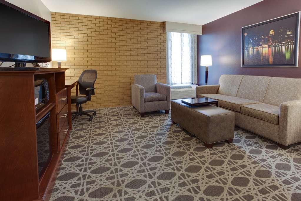 Drury & East Hotel 3*