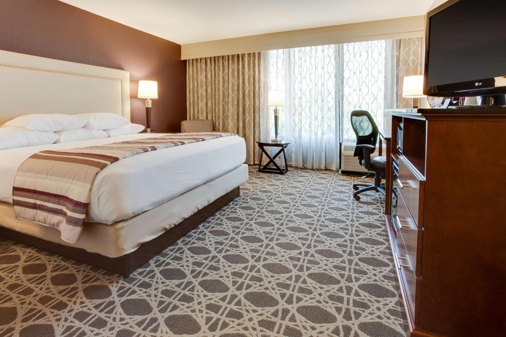 Hotel Drury & East 3*