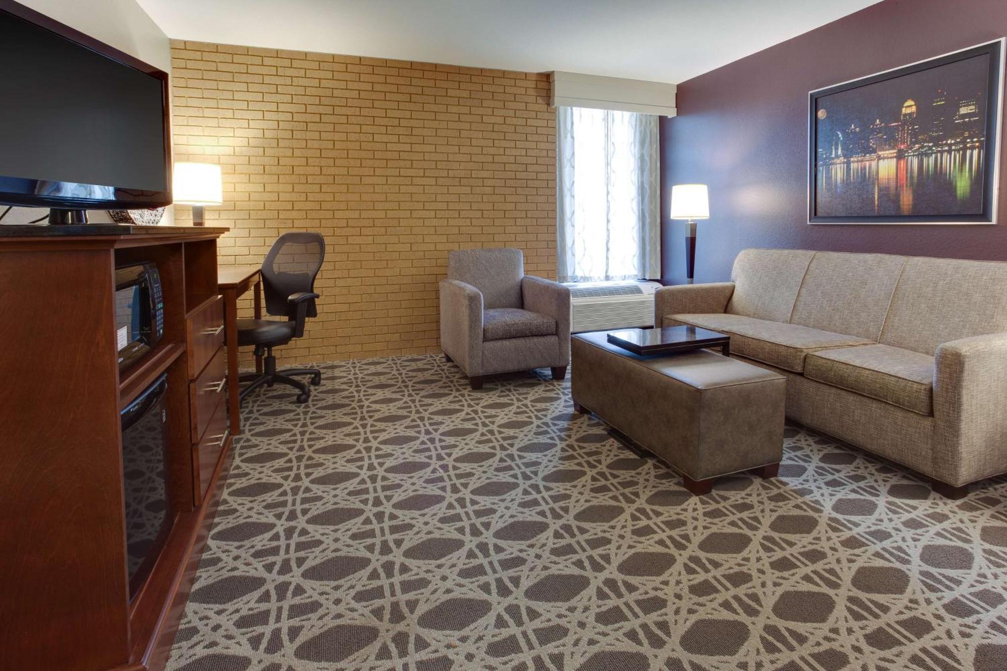 Drury & East Hotel 3*