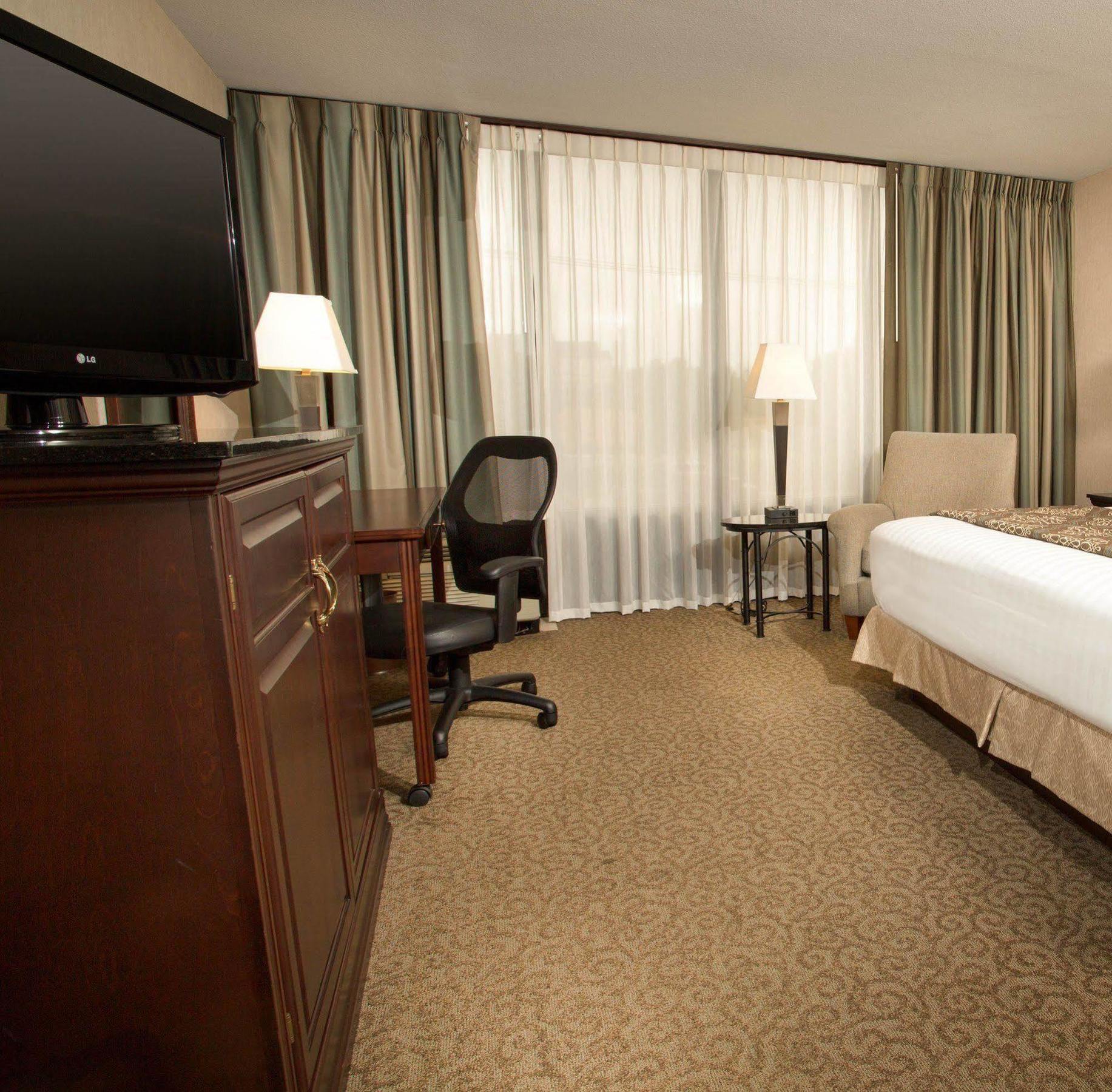 Hotel Drury & East